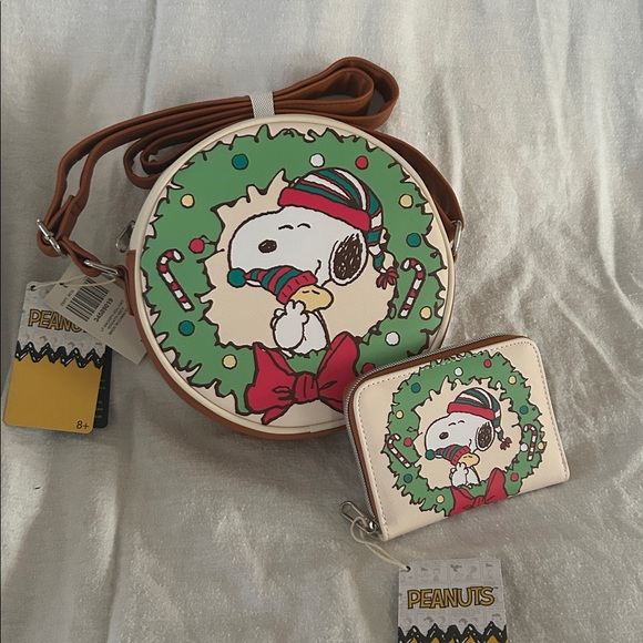Loungefly Handbags - Loungefly Snoopy Christmas Round Crossbody Bag and wallet
